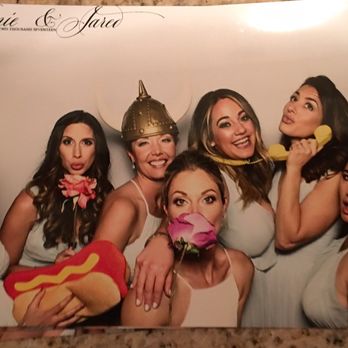 Boisebooth - The lady and her maids - Photo Booth Rentals Near Me