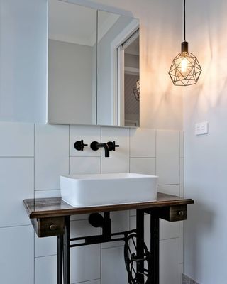 Starlight Plumbing and Heating Logo