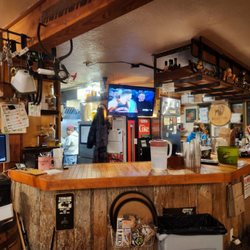 Cannon Beach Hardware and Public House
