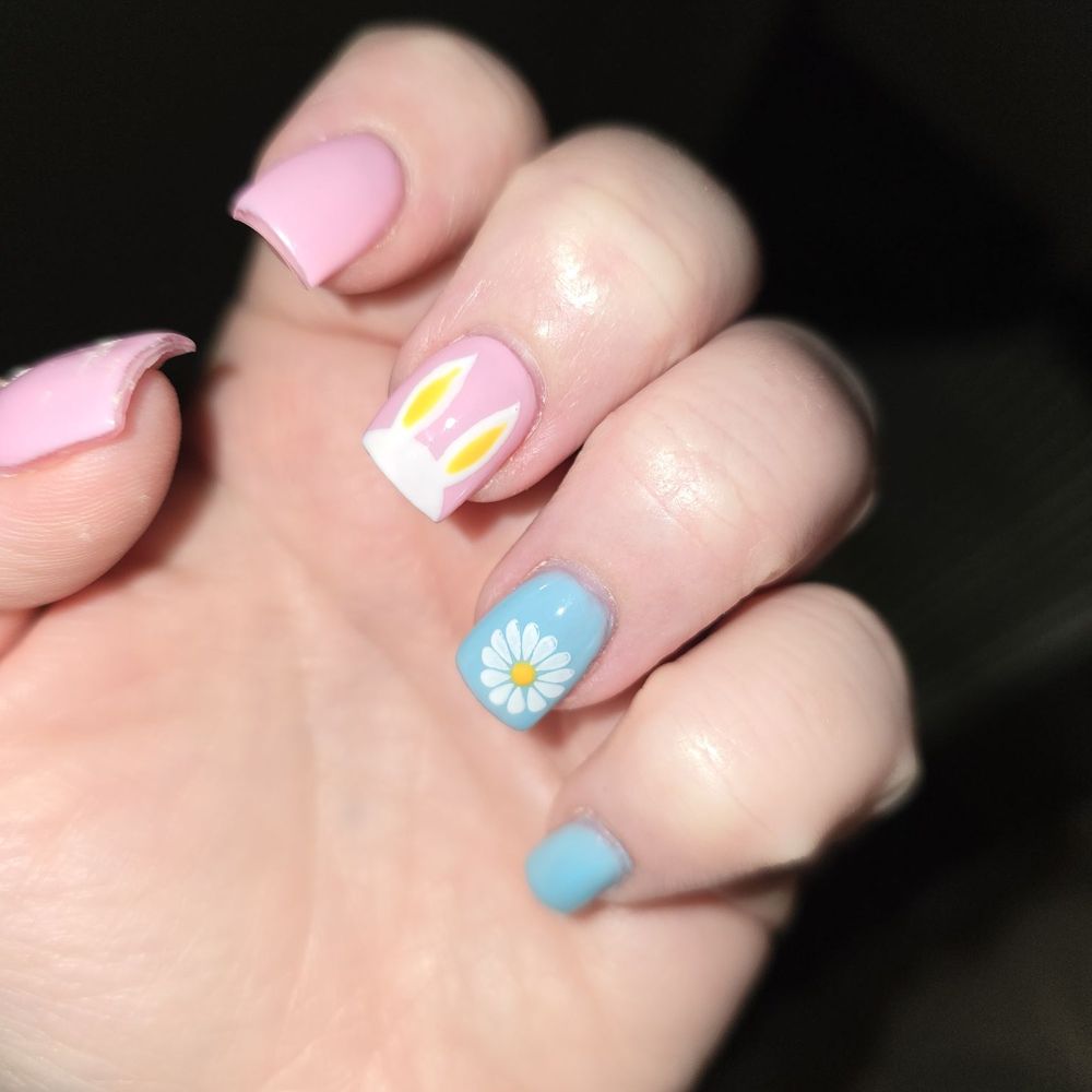 Nail Chix - Nail Salons Near Me - Redding, California