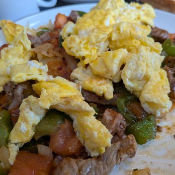 Charlie’s Place Eatery - Steak skillet - Breakfast & Brunch Near Me - Galena, Illinois Charlie’s Place Eatery - Steak skillet - Breakfast & Brunch Near Me - Galena, Illinois