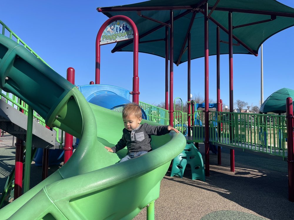 WARNER PARK PLAYGROUND Updated September 2024 301 N Holtzclaw Ave