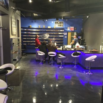 Cloud Vapor Lounge - Really nice shop! - Vape Shops Near Me - Chicago, Illinois