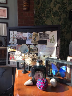 Duke's Liquor Box by null