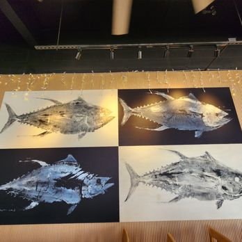 Haven's Harborside - Cool gyotaku artwork - Cocktail Bars Near Me - Wailuku, Hawaii