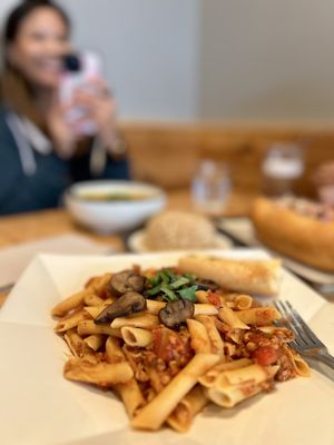 Alice & Friends' Vegan Kitchen by null