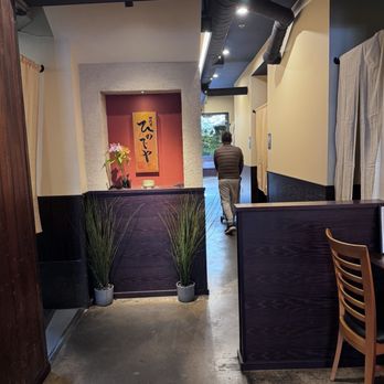 HINODEYA Ramen & Bar Chestnut - Walk to back patio - Ramen Near Me - San Francisco, California HINODEYA Ramen & Bar Chestnut - Walk to back patio - Ramen Near Me - San Francisco, California