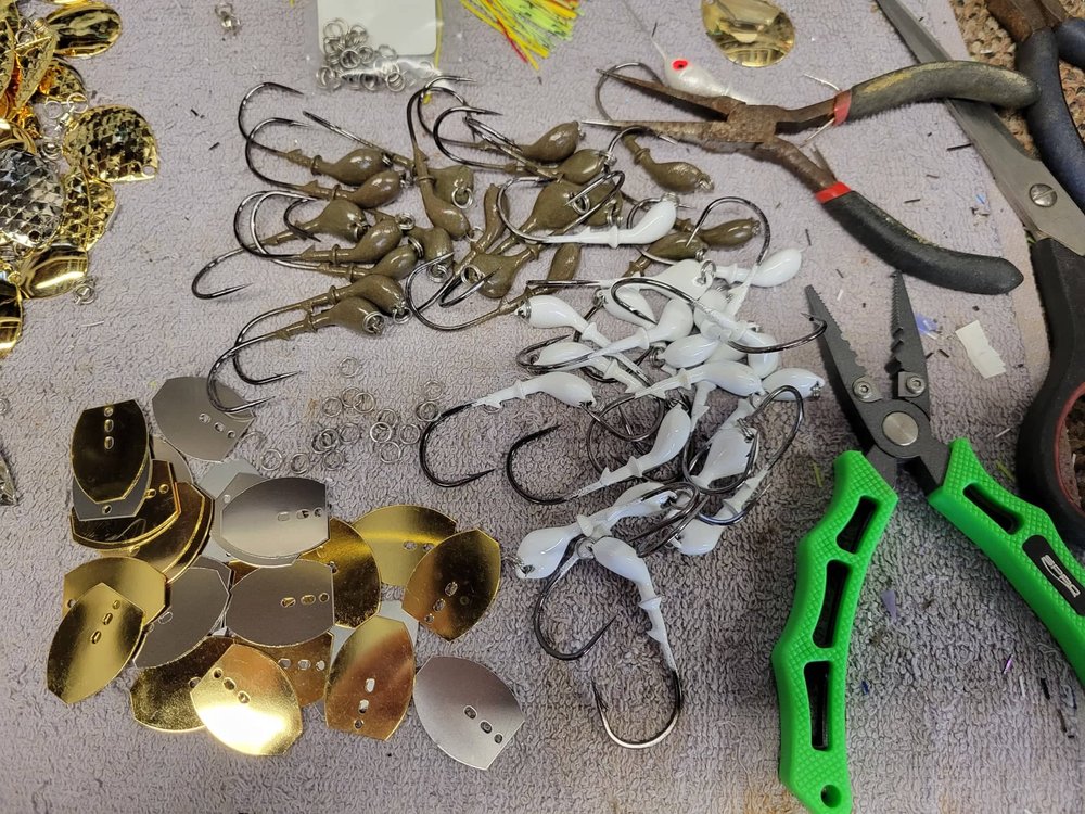 Mark Twain Lake Lure Logo