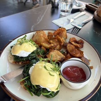 Cafe Landwer - Eggs Benedict Florentine* - Mediterranean Near Me - Los Angeles, California