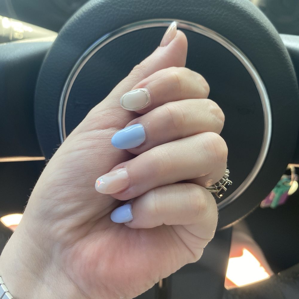 Short almond/round nails with cute chrome design Short almond/round nails with cute chrome design