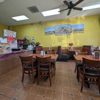 Carlitos Diner - Interior - Diners Near Me - Huntington Beach, California