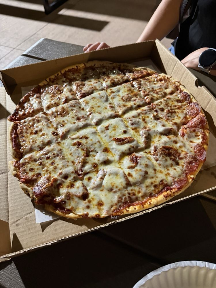 Food from Gary's Pizza