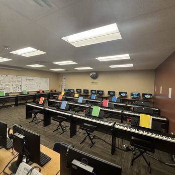 Legacy Traditional School - Gilbert - Piano Lab. - Elementary Schools Near Me - Gilbert, Arizona