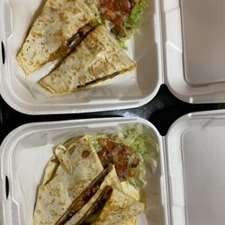 Salsa's 3 Mexican Grill - These are supposed to both be the Southwest Quesadilla. One of these things is not like the other!!!