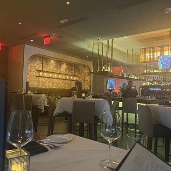 Del Frisco's Double Eagle Steak House - bar area - Bars Near Me - Orlando, Florida Del Frisco's Double Eagle Steak House - bar area - Bars Near Me - Orlando, Florida