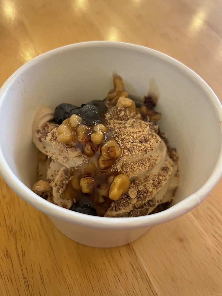 YOYO’S SOFTSERVE ICE CREAM 21 Photos & 26 Reviews 722 Bay St