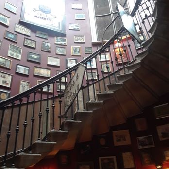 Merchant's Arch Bar - Beautiful inside area - Irish Near Me - Dublin, D