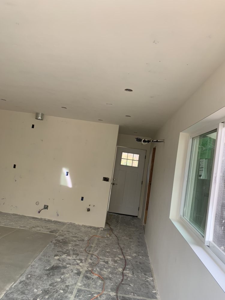 Slide of Aqua MG Roofing and Painting