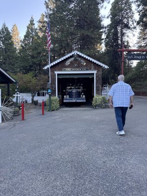 Narrow Gauge Inn by null