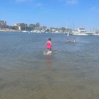 Mother's Beach - Beach Equipment Rentals Near Me - Marina del Rey, California Mother's Beach - Beach Equipment Rentals Near Me - Marina del Rey, California