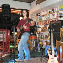 La Librairie Bleue Café Littéraire
