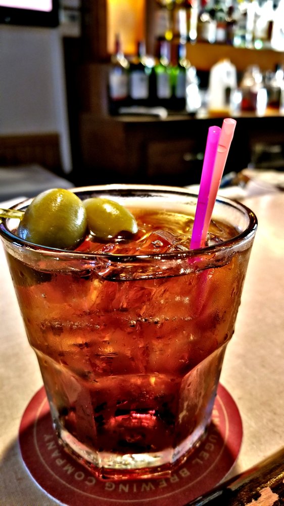 Billy's on Main Logo