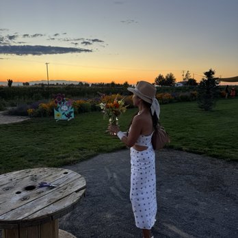 Lovely Hollow Farm - Farms Near Me - Caldwell, Idaho Lovely Hollow Farm - Farms Near Me - Caldwell, Idaho