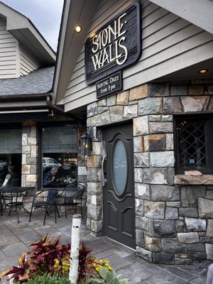 Stonewalls Restaurant by null