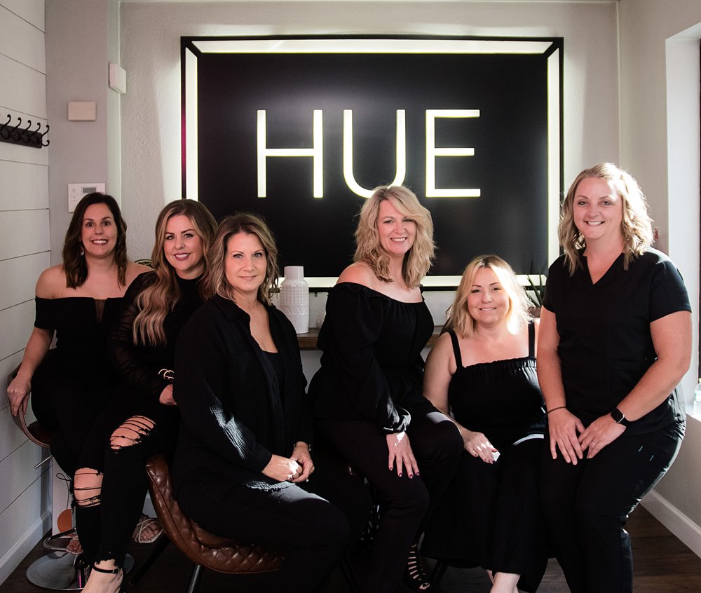 Platinum Beauty Bar & Hue Salon Logo