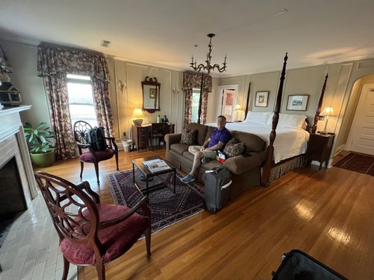 BLUFF VIEW INN Updated July 2025 52 Photos 20 Reviews 411 E 2nd