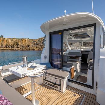 Prestige Yacht Sales - Beneteau Antares 8 - Boat Dealers Near Me - Noank, Connecticut Prestige Yacht Sales - Beneteau Antares 8 - Boat Dealers Near Me - Noank, Connecticut