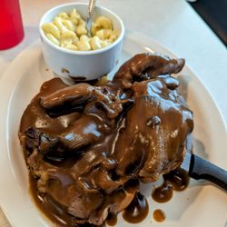 Buzz's BBQ & Steakhouse - Open face prime rib