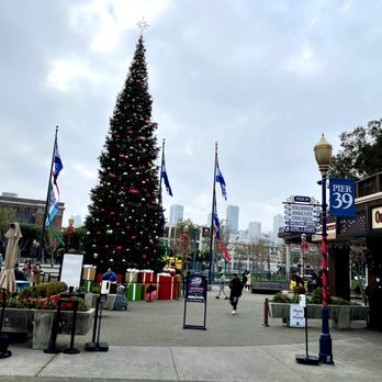 PIER 39 - Main Area - Shopping Centers Near Me - San Francisco, California PIER 39 - Main Area - Shopping Centers Near Me - San Francisco, California