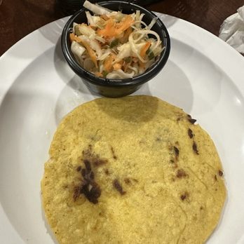 El Quetzal - Pupusa - Latin American Near Me - Chicago, Illinois