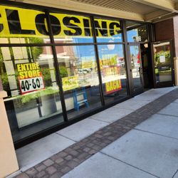 rue21 - Closing sign