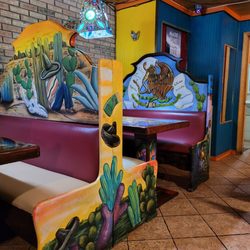 Los Magueyes Crystal River - Decor and booths