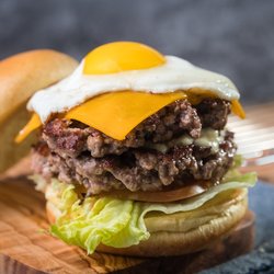 Avengers Burger - Thor's Hammer - Double beef patty, fried egg, sautéed mushrooms, caramelized
onions, lettuce, tomato, & rosemary garlic aioli