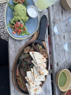 El Poquito by null