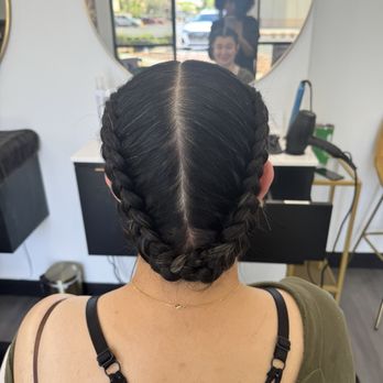 A Blow Dry Bar - Wonderful Service from Ashley. Very kind and professional and very easy to talk to. I appreciate helping me out on my hair. - Blow Dry/Out Services Near Me - Las Vegas, Nevada