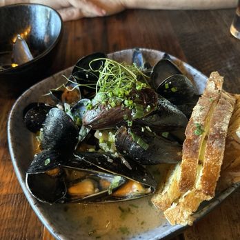 Farm & Fork Kitchen - Muscles - Cocktail Bars Near Me - Ashburn, Virginia Farm & Fork Kitchen - Muscles - Cocktail Bars Near Me - Ashburn, Virginia