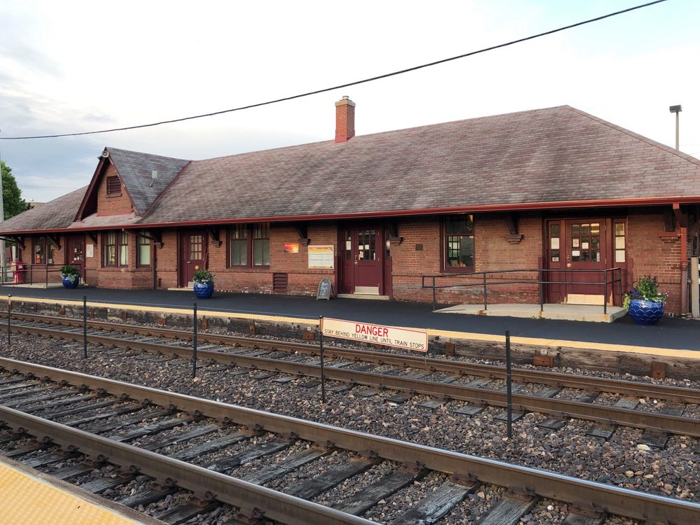 WOODSTOCK METRA RAIL STATION Updated April 2025 Woodstock, Illinois