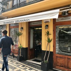 Pastelaria Athanasio - It's across from the Igreja da Sé