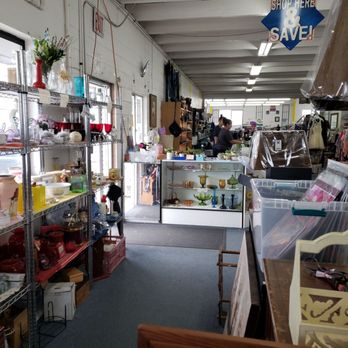 Miranda's Rescue Thrift Store - Lots of space filled with cool stuff - Thrift Stores Near Me - Fortuna, California