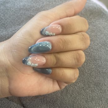 Royal Nail Salon - Cat eye - Nail Salons Near Me - Los Angeles, California
