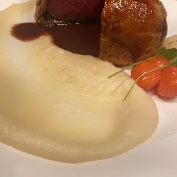 Gordon Ramsay Hell's Kitchen - Beef Wellington - Steakhouses Near Me - Stateline, Nevada Gordon Ramsay Hell's Kitchen - Beef Wellington - Steakhouses Near Me - Stateline, Nevada