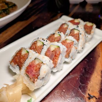 Moon Thai & Japanese - Spicy tuna rolls - Japanese Near Me - Weston, Florida