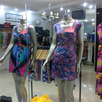 Appalu - Vitrine da loja Appalu. As estampas são desenvolvidas pela própria loja. - Women's Clothing Near Me - Curitiba, Puerto Rico