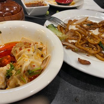 Dumpling Yo! - Wonton in Chilli Oil and Shanghai fried noodle - Dim Sum Near Me - Sacramento, California