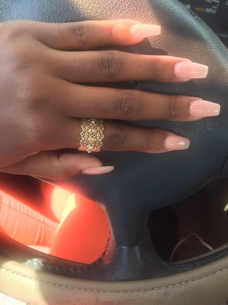 PINK & WHITE NAILS SPA Updated August 2024 2020 N Cove Blvd, Panama