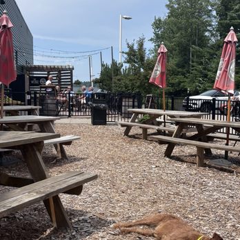Upper Hand Brewery - Outdoor seating at Upper Hand Brewery - Breweries Near Me - Escanaba, Michigan